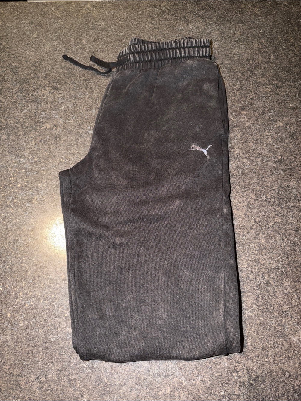 Puma Men’s Black Slim Fit Jogger Sweat Pants with Puma Logo